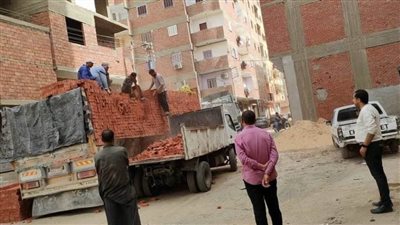 إيقاف بناء وإزالة 7 حالات تعد مخالفة بمركزي المنيا وبني مزار
