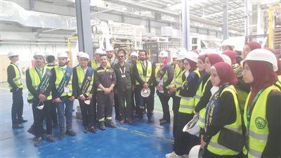 وفد طلاب جامعة بني سويف في زيارة ميدانية لمجمع مصنع الأسمنت 