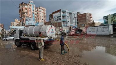 جهود مكثفة لرفع تجمعات مياه الأمطار ببيلا في كفر الشيخ