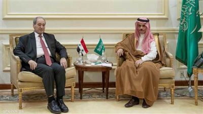 فيصل بن فرحان والمقداد يبحثان الخطوات اللازمة لتحقيق تسوية سياسية شاملة للأزمة السورية