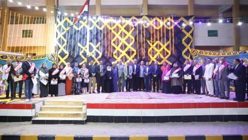 تكريم المعلمين المثاليين