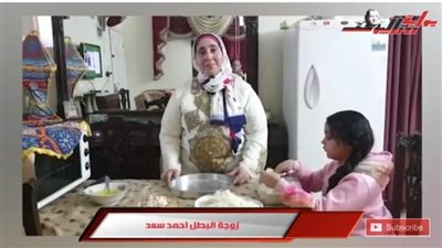 زوجة أحمد سعد تقدم الكنافة على الطريقة المصرية