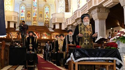 البابا تواضروس يصلي صلوات 