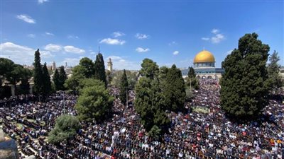 200 ألف مصل يؤدون العشاء والتراويح في المسجد الأقصى المبارك