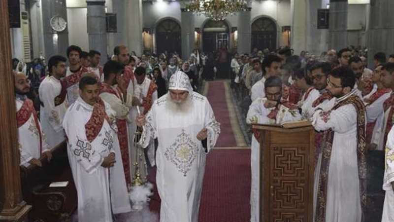 القداس الالهى بكنائس