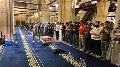 الجامع الأزهر يصلي العشاء والتراويح بسورتي الشورى والزخرف بحضور آلاف المصلين