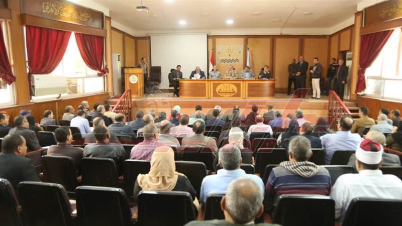 اجتماع المحافظ