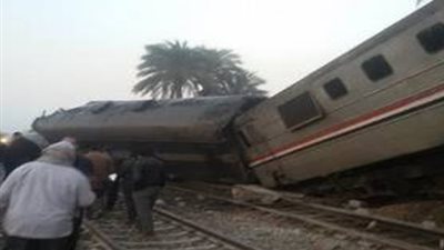 انقلاب 3 عربات من قطار أسوان بالعياط.. والسكك الحديد تشكل لجنة لإعداد تقرير عن الحادث