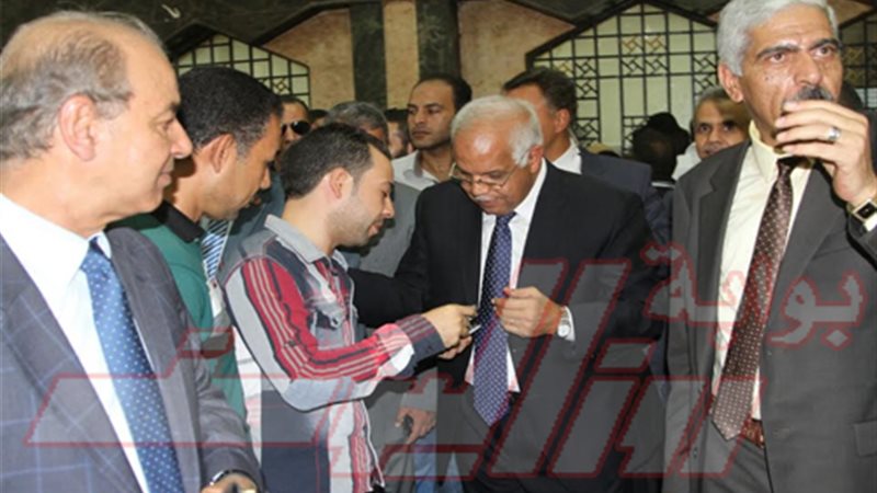 بالصور.. وزير النقل