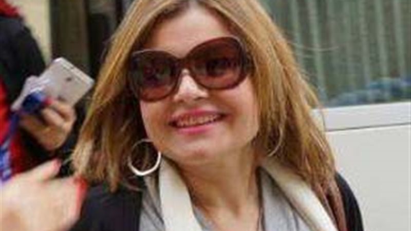 يا أنا يا أنتي يا