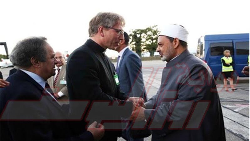 شيخ الأزهر يصل سويسرا
