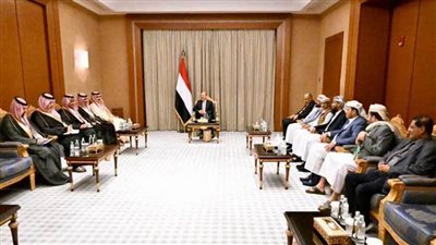 الفريق السعودي للتواصل مع الأطراف اليمنية يعقد لقاءً مع رئيس مجلس القيادة الرئاسي بالجمهورية اليمنية