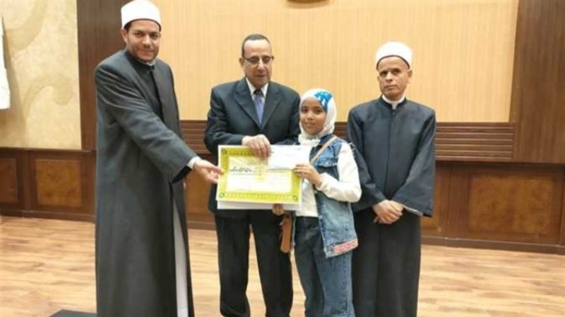 مدير الاوقاف يكرم