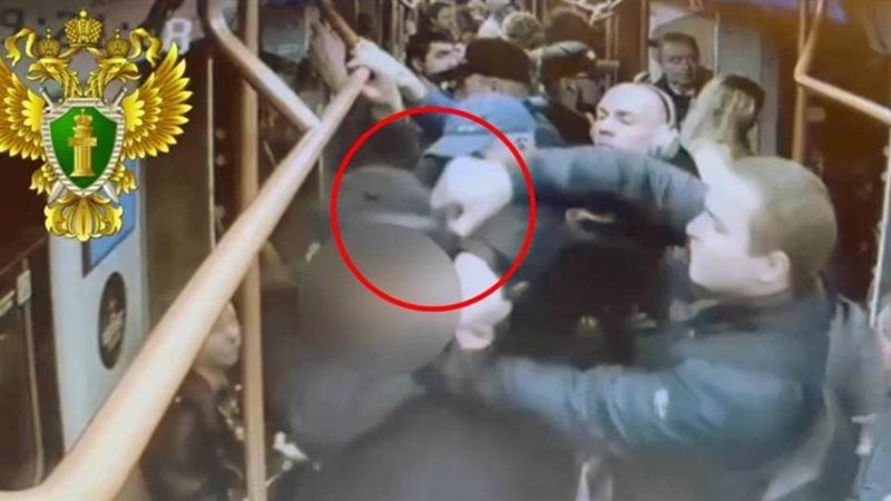 الشاب الجاحد يعتدي