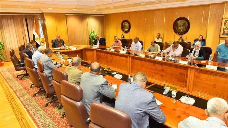 محافظ أسيوط يترئس