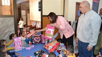 نائب محافظ البحيرة تقدم التهنئة بعيد الفطر لأبناء دور الرعاية الاجتماعية بدمنهور