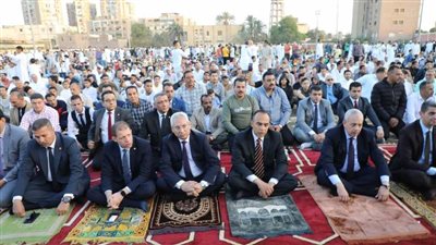 نائب محافظ المنيا يؤدي شعائر صلاة عيد الفطر المباركذ