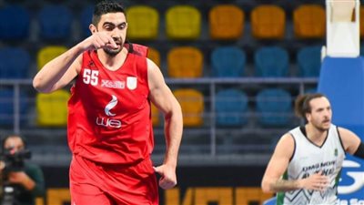 عمر طارق لاعب سلة الأهلي يفوز بجائزة الأفضل في نهائي كأس مصر