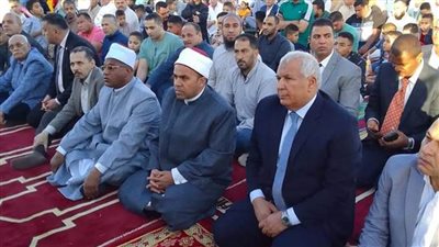 أهالي الوادي الجديد يؤدون صلاة عيد الفطر المبارك في الساحات والمساجد