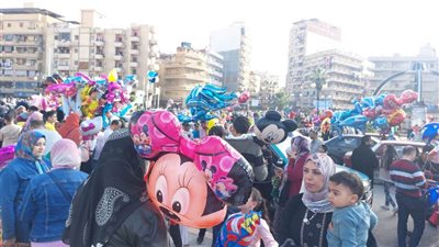 توزيع لعب الأطفال والهدايا على أطفال تجمعات الغراء بالشيخ زويد