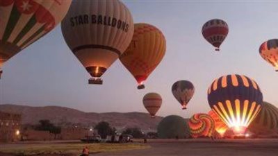66 رحلة بالون طائر تقل أكثر من 1500 سائح تحلق فوق الأقصر