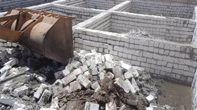 في المنيا.. إزالة 35 حالة بناء مخالف بمركزي مطاي وسمالوط