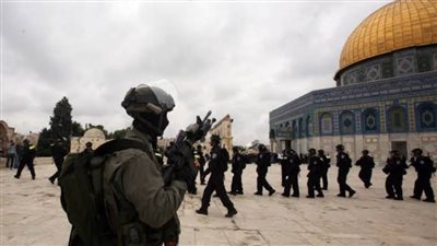 شرطة الاحتلال الإسرائيلي تقتحم مصلى 