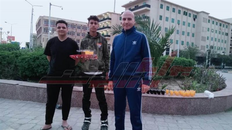 خلال توزيع المشروبات