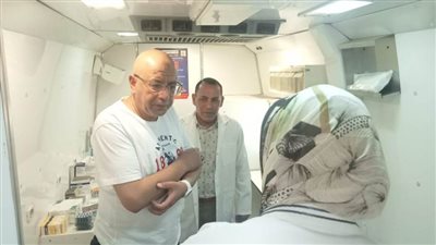 قوافل علاجية بأماكن تمركز المواطنين بالممشى السياحي والمتنزهات العامة ببني سويف  