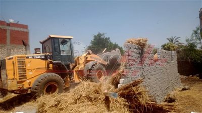 إزالة 13 حالة تعديات ووقف البناء المخالف بـ 5 مراكز بكفر الشيخ