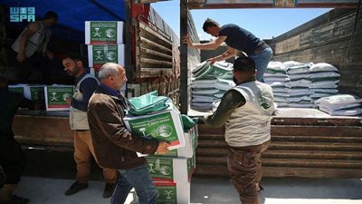 مركز الملك سلمان للإغاثة يوزع مساعدات إنسانية متنوعة لمتضرري الزلزال في محافظتي حلب وإدلب