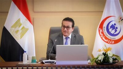 وزير الصحة يتلقى تقرير غرف الأزمات المركزية خلال فترة إجازات الأعياد