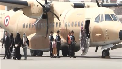 بالفيديو...المصريون القادمون من السودان يكشفون كواليس رحلة العودة ويوجهون رسائل للرئيس السيسي