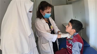 الكشف على ١٧١٢ مواطنًا فى قافلة طبية بقرية جرار البحرية بالبحيرة 