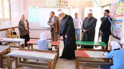 وكيل الأزهر يتفقد امتحانات النقل بلجان شمال سيناء