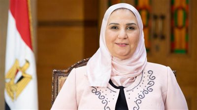 القباج تصرف مساعدات شهرية لأسر صيادين تم وقفهم عن العمل خارج مصر لتخطيهم المياه الإقليمية