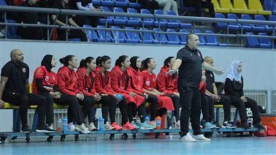 الخطيب يهنئ سيدات يد الأهلي بالتتويج بلقب الدوري