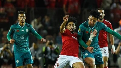التعادل السلبي يحسم نتيجة الشوط الأول لمباراة الأهلي والرجاء المغربي