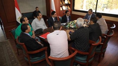 محافظ سوهاج يعقد اجتماعًا لبحث الانتهاء من أعمال تطوير ورفع كفاءة المدخل الشرقي للمحافظة