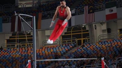 أحمد المراغي يحتل المركز الخامس في جهاز العقلة بكأس العالم للجمباز