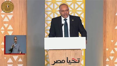 رئيس الاتحاد العام لنقابات عمال مصر للرئيس السيسي: دمت زعيما وقائدا