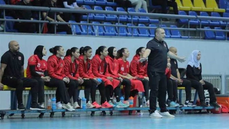 سيدات يد الأهلي بالتتويج