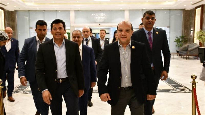 د. أشرف صبحى مع د.