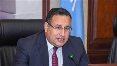 رئيس جامعة الإسكندرية يهنئ الدكتور سيد عبدالمولى لفوزه بالمركز الثالث فى مسابقة 