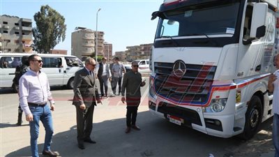 محافظ كفر الشيخ يضبط 3 سيارات تسير وتقف عكس الاتجاه    