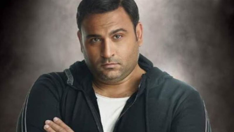 الفنان أكرم حسني