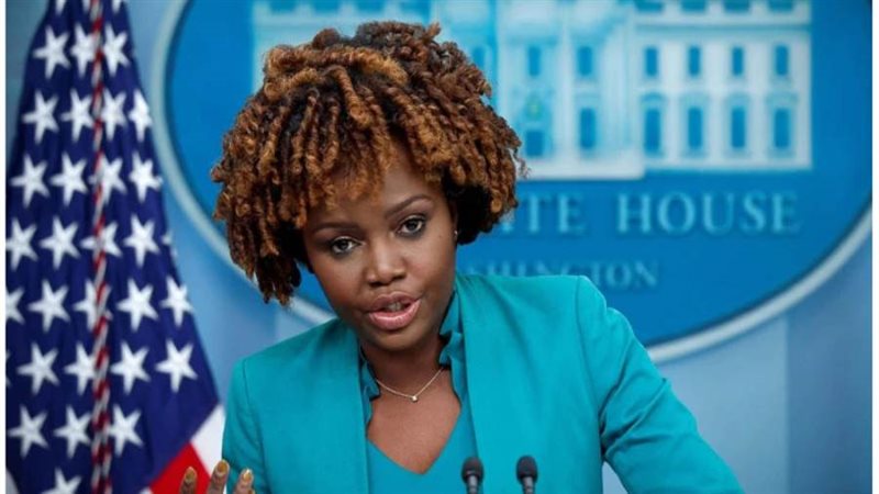 السكرتيرة الصحفية