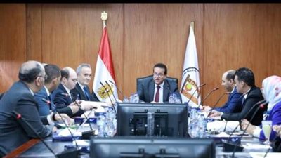 وزير الصحة يبحث إنشاء مدينة طبية شاملة تابعة لهيئة المعاهد التعليمية