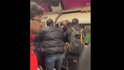 هلع ركاب مترو أنفاق لندن بعد سماع صافرات الإنذار... فيديو