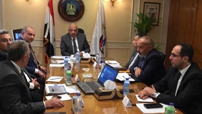  وزير قطاع الأعمال يبحث مع رئيس صندوق التنمية الحضرية تعظيم الاستفادة من الأراضي غير المستخدمة